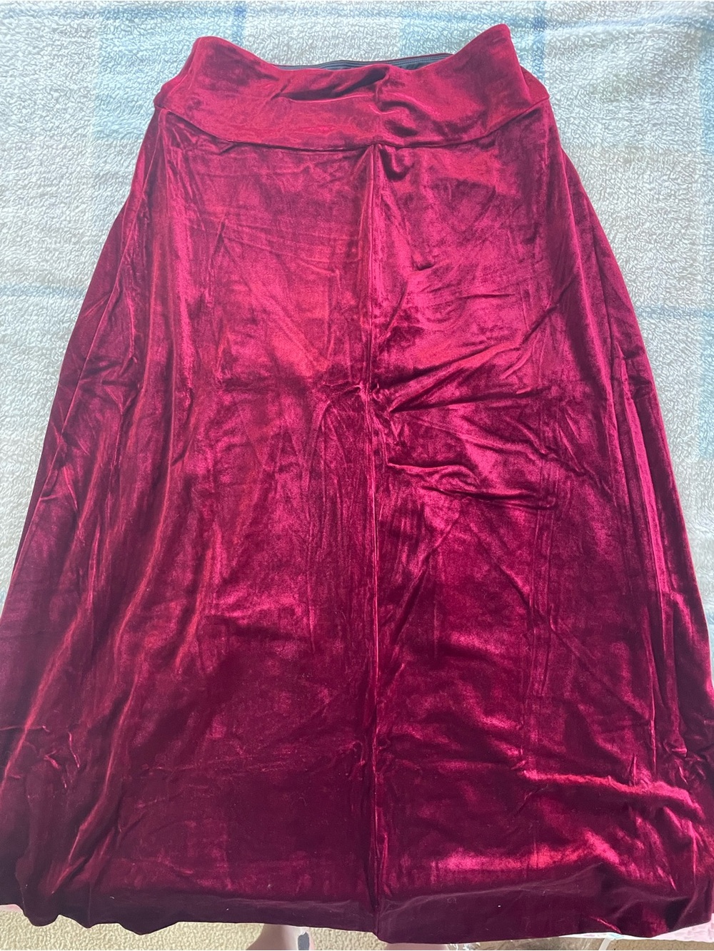 HALARA Velvet High-Low Maxi Skirt - Wine Red - Picture 2 of 5